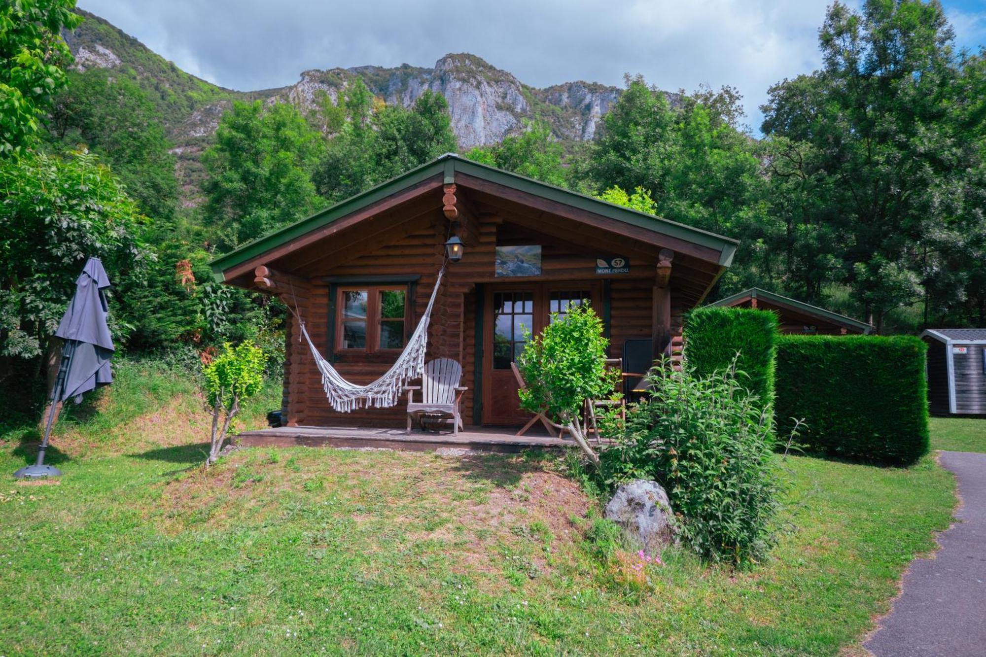 Camping Ecovillage Soleil Du Pibeste Agos-Vidalos Exterior photo
